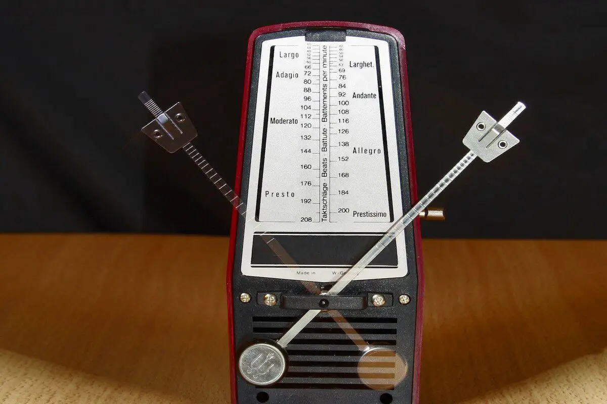 Image of a metronome. Source: pixabay