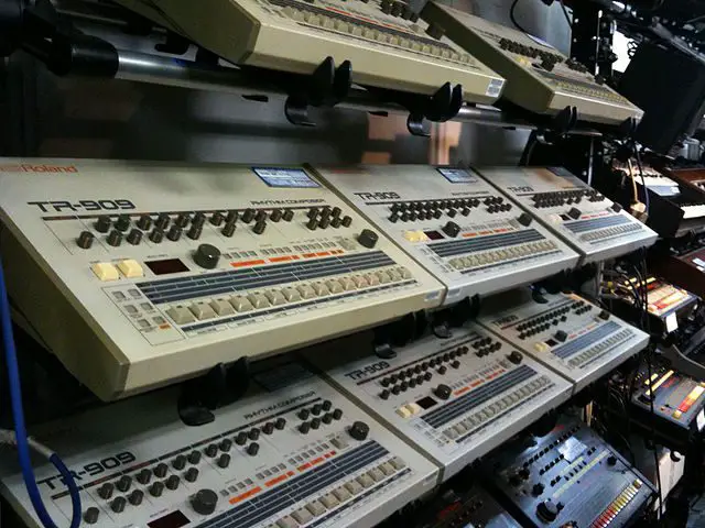 Image of multiple tr 909. Source: wiki commons